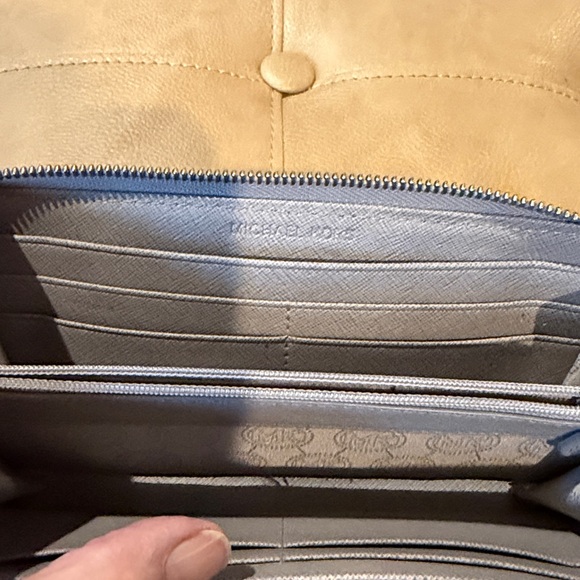 Michael Kors Light Gray Studded Key & Card Holder wallet 8 by 4 - Picture 5 of 8